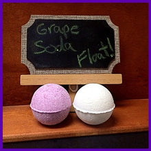 GRAPE SODA FLOAT, MEN'S BATH BOMB WITH SNAPS